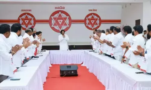 ಆಂಧ್ರಪ್ರದೇಶ ಉಪಮುಖ್ಯಮಂತ್ರಿ ಹುದ್ದೆ ಮೇಲೆ ಪವನ್‌ ಕಲ್ಯಾಣ್‌ ಕಣ್ಣು: ಐದು ಸಚಿವ ಸ್ಥಾನಕ್ಕೆ ಜನಸೇನಾ ಬೇಡಿಕೆ