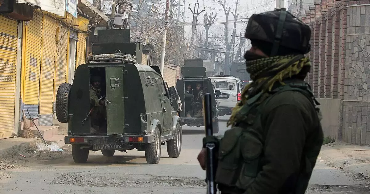 ಜಮ್ಮು ಕಾಶ್ಮೀರದಲ್ಲಿ ಮತ್ತೆ ಉಗ್ರರ ದಾಳಿ: ಓರ್ವ ಸಿಆರ್‌ಪಿಎಫ್‌ ಜವಾನ ಹುತಾತ್ಮ, 6 ಮಂದಿಗೆ ಗಾಯ