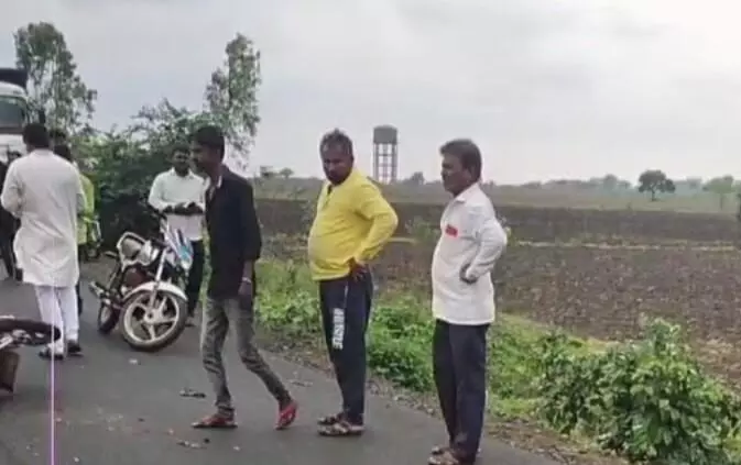 ಟಿಪ್ಪರ್-ಬೈಕ್ ಮುಖಾಮುಖಿ ಢಿಕ್ಕಿ; ಇಬ್ಬರು ಸ್ಥಳದಲ್ಲೇ ಸಾವು ಟಿಪ್ಪರ್-ಬೈಕ್ ಮುಖಾಮುಖಿ ಢಿಕ್ಕಿ; ಇಬ್ಬರು ಸ್ಥಳದಲ್ಲೇ ಸಾವು