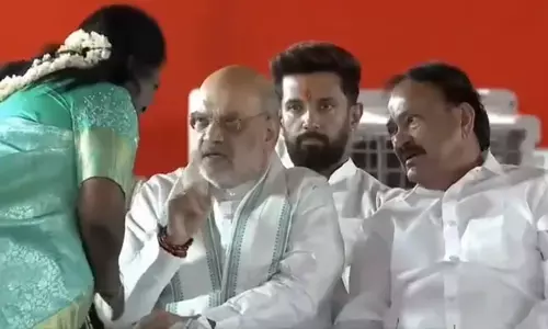 ವೇದಿಕೆಯಲ್ಲೇ ತಮಿಳಿಸೈ ವಿರುದ್ಧ ಅಸಮಾಧಾನ ವ್ಯಕ್ತಪಡಿಸಿದ ಅಮಿತ್‌ ಶಾ?