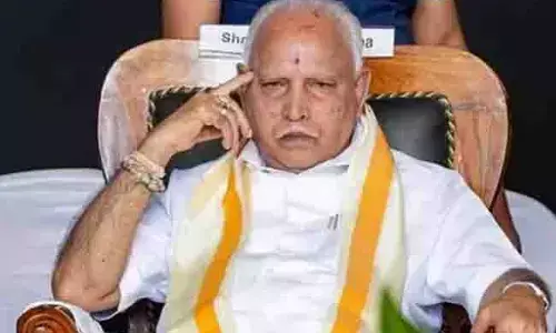 ಹಿರಿಯ ರಾಜಕಾರಣಿಯಾಗಿ ಖಂಡನೀಯ ಕೃತ್ಯ ಎಸಗಬಾರದು, ಮಾದರಿ ನಡವಳಿಕೆ ಇರಬೇಕು: ಹೈಕೋರ್ಟ್