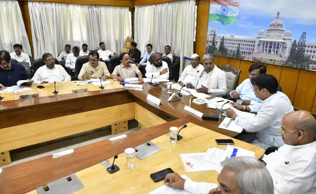 ಕಲ್ಯಾಣ ಕರ್ನಾಟಕ ಪ್ರದೇಶದ ಅಭಿವೃದ್ಧಿಗೆ ವರ್ಷಕ್ಕೆ 5,000 ಕೋಟಿ ರೂ. : ಸಿಎಂ ಸಿದ್ದರಾಮಯ್ಯ ಕಲ್ಯಾಣ ಕರ್ನಾಟಕ ಪ್ರದೇಶದ ಅಭಿವೃದ್ಧಿಗೆ ವರ್ಷಕ್ಕೆ 5,000 ಕೋಟಿ ರೂ. : ಸಿಎಂ ಸಿದ್ದರಾಮಯ್ಯ