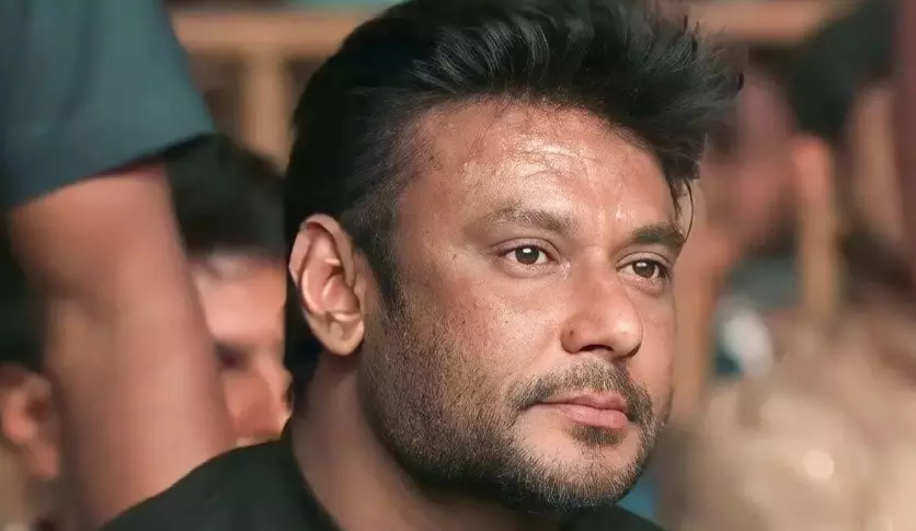 ದರ್ಶನ್ ಸೇರಿ ಆರೋಪಿಗಳಿಗೆ ‘ರಾಜಾತಿಥ್ಯ’ ಆರೋಪ : ಸಿಸಿಟಿವಿ ದೃಶ್ಯ ನೀಡುವಂತೆ ವಕೀಲರ ನಿಯೋಗ ಆಗ್ರಹ ದರ್ಶನ್ ಸೇರಿ ಆರೋಪಿಗಳಿಗೆ ‘ರಾಜಾತಿಥ್ಯ’ ಆರೋಪ : ಸಿಸಿಟಿವಿ ದೃಶ್ಯ ನೀಡುವಂತೆ ವಕೀಲರ ನಿಯೋಗ ಆಗ್ರಹ