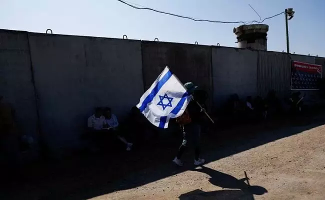 ಮಾನವೀಯ ನೆರವು ಸಾಗಿಸುತ್ತಿದ್ದ ವಾಹನಗಳ ಮೇಲೆ ದಾಳಿ | ಇಸ್ರೇಲ್ ಸಂಸ್ಥೆಯ ಮೇಲೆ ಅಮೆರಿಕ ನಿರ್ಬಂಧ