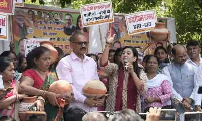 ದಿಲ್ಲಿ ಜಲಮಂಡಳಿ ಕಚೇರಿಗೆ ನುಗ್ಗಿ ಬಿಜೆಪಿ ಕಾರ್ಯಕರ್ತರ ದಾಂಧಲೆ