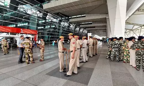 ಹುಸಿ ಬಾಂಬ್ ಬೆದರಿಕೆ | ದಿಲ್ಲಿಯಿಂದ ದುಬೈಗೆ ತೆರಳಬೇಕಿದ್ದ ವಿಮಾನದ ತಪಾಸಣೆ