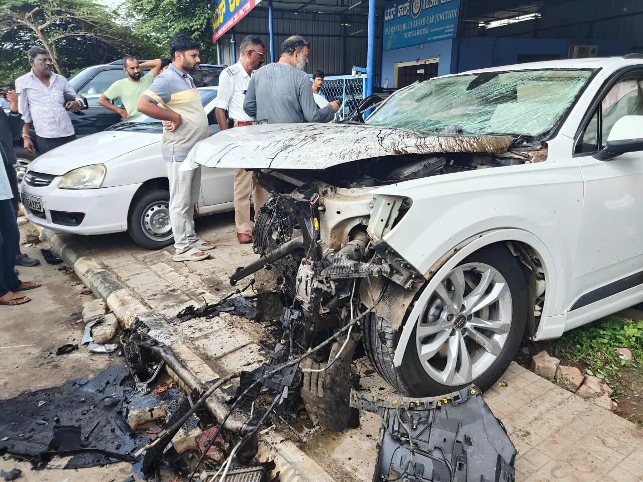 ದಾವಣಗೆರೆ | ಕಾರು ಅಪಘಾತ: ಶ್ರೀರಾಮಸೇನೆ ಜಿಲ್ಲಾಧ್ಯಕ್ಷ ಸಹಿತ ಮೂವರಿಗೆ ಗಂಭೀರ ಗಾಯ ದಾವಣಗೆರೆ | ಕಾರು ಅಪಘಾತ: ಶ್ರೀರಾಮಸೇನೆ ಜಿಲ್ಲಾಧ್ಯಕ್ಷ ಸಹಿತ ಮೂವರಿಗೆ ಗಂಭೀರ ಗಾಯ