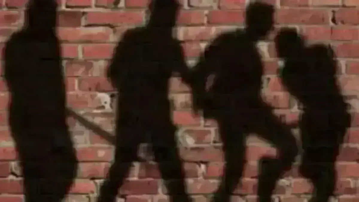 ಆಲಿಗಢ | ಕಳ್ಳತನದ ಶಂಕೆಯಲ್ಲಿ ವ್ಯಕ್ತಿಯ ಥಳಿಸಿ ಹತ್ಯೆ ಆಲಿಗಢ | ಕಳ್ಳತನದ ಶಂಕೆಯಲ್ಲಿ ವ್ಯಕ್ತಿಯ ಥಳಿಸಿ ಹತ್ಯೆ