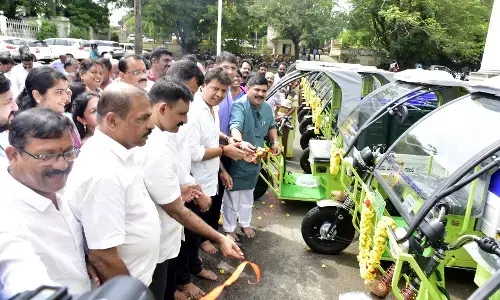 ಮಂಗಳೂರು ಮನಪಾ | ಕಸ ಸಂಗ್ರಹಕ್ಕೆ ವಿದ್ಯುತ್ ಚಾಲಿತ ಆಟೋಗಳ ಲೋಕಾರ್ಪಣೆ