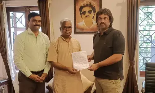 ಸರಕಾರಿ ಶಾಲೆಗಳಲ್ಲಿ ʼಆಂಗ್ಲ ಮಾಧ್ಯಮʼ | ಆದೇಶ ಹಿಂಪಡೆಯಲು ಡಾ.ಪುರುಷೋತ್ತಮ ಬಿಳಿಮಲೆ ಮನವಿ