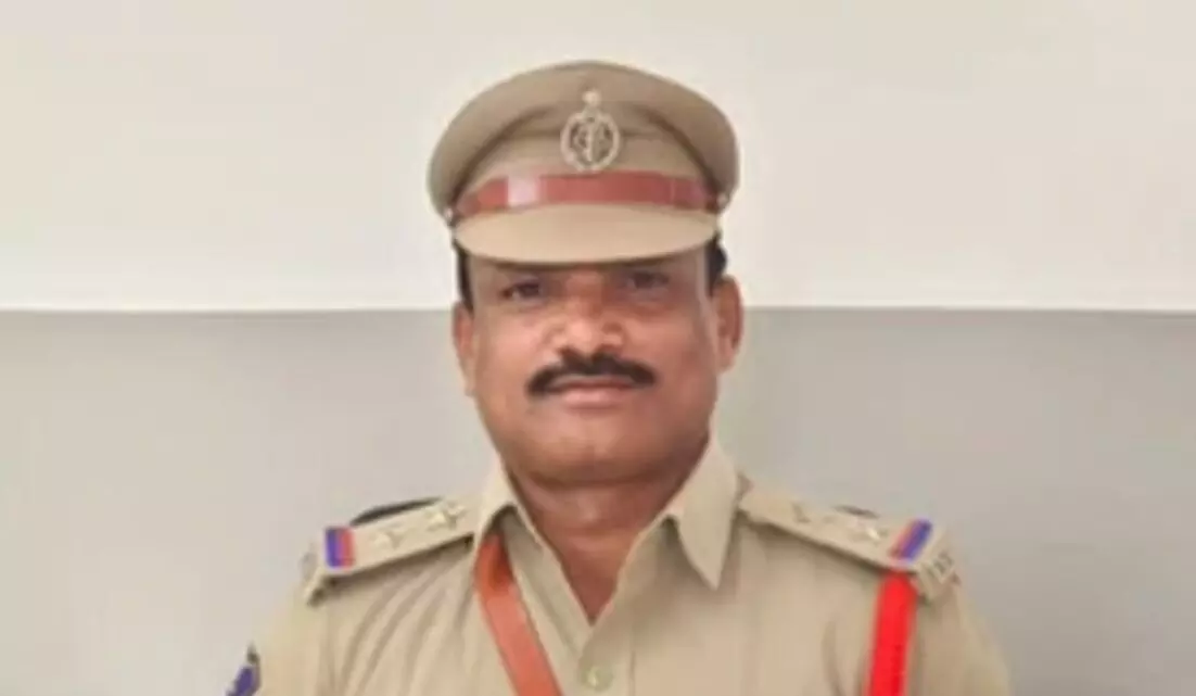 ಸಹೋದ್ಯೋಗಿಗೆ ಗನ್ ತೋರಿಸಿ ಅತ್ಯಾಚಾರ: ಪೊಲೀಸ್ ಅಧಿಕಾರಿಯ ಬಂಧನ