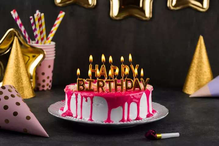 ಶಾಲೆಗಳಲ್ಲಿ ಖಾಸಗಿ ವ್ಯಕ್ತಿಗಳ ಹುಟ್ಟುಹಬ್ಬ ಆಚರಣೆ ನಿಷೇಧ ಶಾಲೆಗಳಲ್ಲಿ ಖಾಸಗಿ ವ್ಯಕ್ತಿಗಳ ಹುಟ್ಟುಹಬ್ಬ ಆಚರಣೆ ನಿಷೇಧ