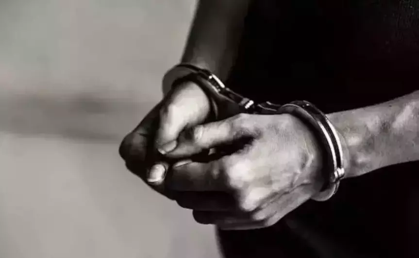 ಬೆಂಗಳೂರು | ಪತಿಯ ಅನೈತಿಕ ಸಂಬಂಧಕ್ಕೆ ಬೇಸತ್ತು ಪತ್ನಿ ಆತ್ಮಹತ್ಯೆ : ಆರೋಪಿ ಸೆರೆ ಬೆಂಗಳೂರು | ಪತಿಯ ಅನೈತಿಕ ಸಂಬಂಧಕ್ಕೆ ಬೇಸತ್ತು ಪತ್ನಿ ಆತ್ಮಹತ್ಯೆ : ಆರೋಪಿ ಸೆರೆ