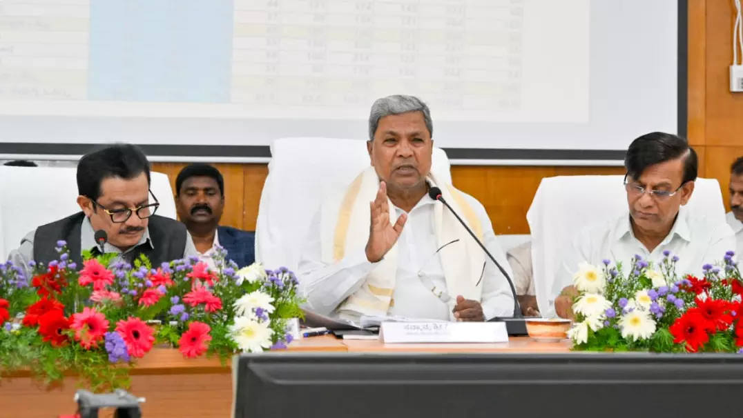 ರೈತರಿಗೆ ಬೀಜ, ಗೊಬ್ಬರದ ಕೊರತೆ ಆದರೆ ಅಧಿಕಾರಿಗಳೇ ಹೊಣೆ : ಸಿಎಂ ಸಿದ್ದರಾಮಯ್ಯ ಎಚ್ಚರಿಕೆ ರೈತರಿಗೆ ಬೀಜ, ಗೊಬ್ಬರದ ಕೊರತೆ ಆದರೆ ಅಧಿಕಾರಿಗಳೇ ಹೊಣೆ : ಸಿಎಂ ಸಿದ್ದರಾಮಯ್ಯ ಎಚ್ಚರಿಕೆ