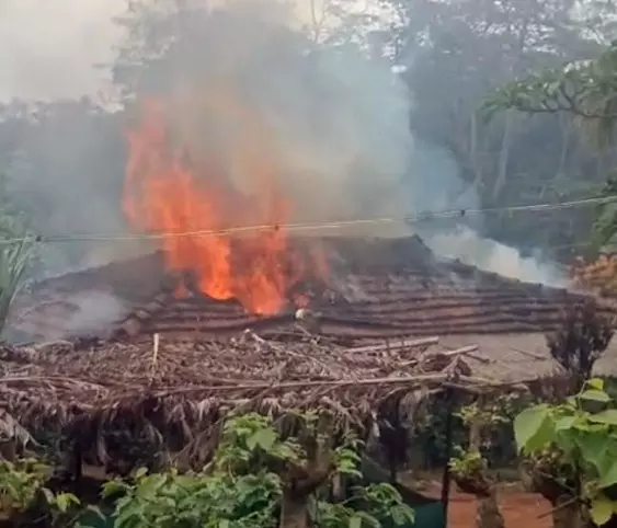 ಸೋಮವಾರಪೇಟೆ |  ಆಕಸ್ಮಿಕ ಬೆಂಕಿಯಿಂದ ಹೊತ್ತಿ ಉರಿದ ಮನೆ