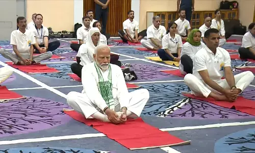 10ನೇ ಅಂತಾರಾಷ್ಟ್ರೀಯ ಯೋಗ ದಿನಾಚರಣೆ: ಶ್ರೀನಗರದಲ್ಲಿ ಪ್ರಧಾನಿ ಮೋದಿ ಯೋಗಭ್ಯಾಸ