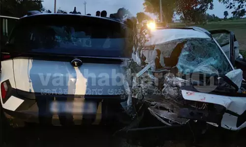 ಹಾಸನ: ಕೆಎಸ್ಸಾರ್ಟಿಸಿ ಬಸ್- ಕಾರು ಢಿಕ್ಕಿ; ಮೂವರ ಸ್ಥಿತಿ ಚಿಂತಾಜನಕ