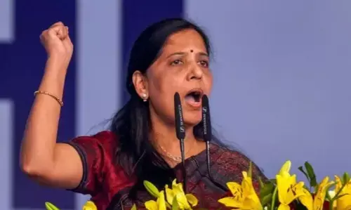 ಅರವಿಂದ್ ಕೇಜ್ರಿವಾಲ್ ಜಾಮೀನಿಗೆ ತಡೆ: ಸರ್ವಾಧಿಕಾರ ಹೆಚ್ಚುತ್ತಿದೆ ಎಂದ ಸುನೀತಾ ಕೇಜ್ರಿವಾಲ್