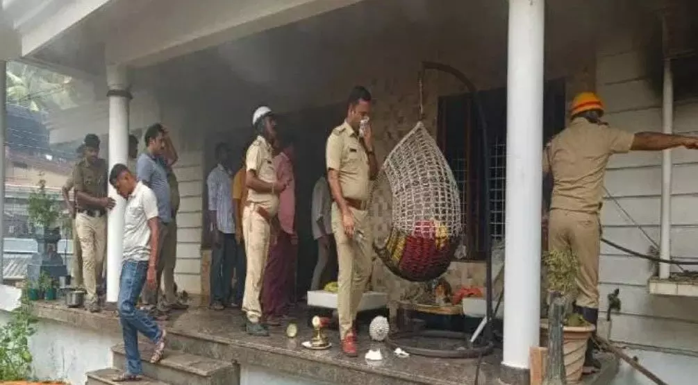 ಕುಮಟಾ ಶಾಸಕ ದಿನಕರ ಶೆಟ್ಟಿ ಸಹೋದರನ ಮನೆಯಲ್ಲಿ ಸಿಲಿಂಡರ್ ಸ್ಫೋಟ ಕುಮಟಾ ಶಾಸಕ ದಿನಕರ ಶೆಟ್ಟಿ ಸಹೋದರನ ಮನೆಯಲ್ಲಿ ಸಿಲಿಂಡರ್ ಸ್ಫೋಟ