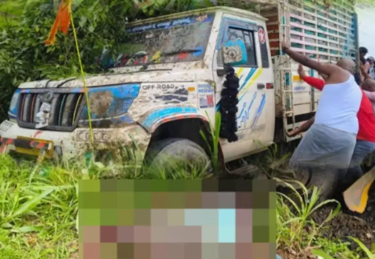 ಹಾಸನ | ಪಿಕಪ್, ದ್ವಿಚಕ್ರ ವಾಹನದ ನಡುವೆ ಢಿಕ್ಕಿ : ಮೂವರು ಮೃತ್ಯು