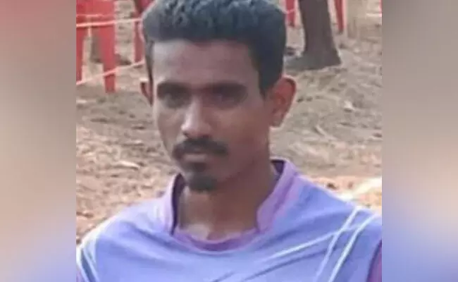 ಭಟ್ಕಳ: ವಿದ್ಯುತ್ ಕಂಬ ಬಿದ್ದು ಕಾರ್ಮಿಕ ಮೃತ್ಯು