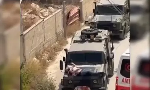 ಗಾಯಗೊಂಡ ಫೆಲೆಸ್ತೀನ್ ಪ್ರಜೆಯನ್ನು ಜೀಪಿಗೆ ಕಟ್ಟಿ ಎಳೆದೊಯ್ದ ಇಸ್ರೇಲ್ ಯೋಧರು | ವೀಡಿಯೊ ವೈರಲ್, ಇಸ್ರೇಲ್ ಸೇನೆ ವಿಷಾದ