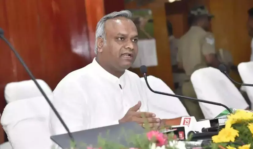 ಸಂಪುಟ ಪೂರ್ತಿ ಡಿಸಿಎಂ ಆಗಲಿ ಎಂದರೆ ಹೇಗೆ? : ಪ್ರಿಯಾಂಕ್ ಖರ್ಗೆ ಸಂಪುಟ ಪೂರ್ತಿ ಡಿಸಿಎಂ ಆಗಲಿ ಎಂದರೆ ಹೇಗೆ? : ಪ್ರಿಯಾಂಕ್ ಖರ್ಗೆ