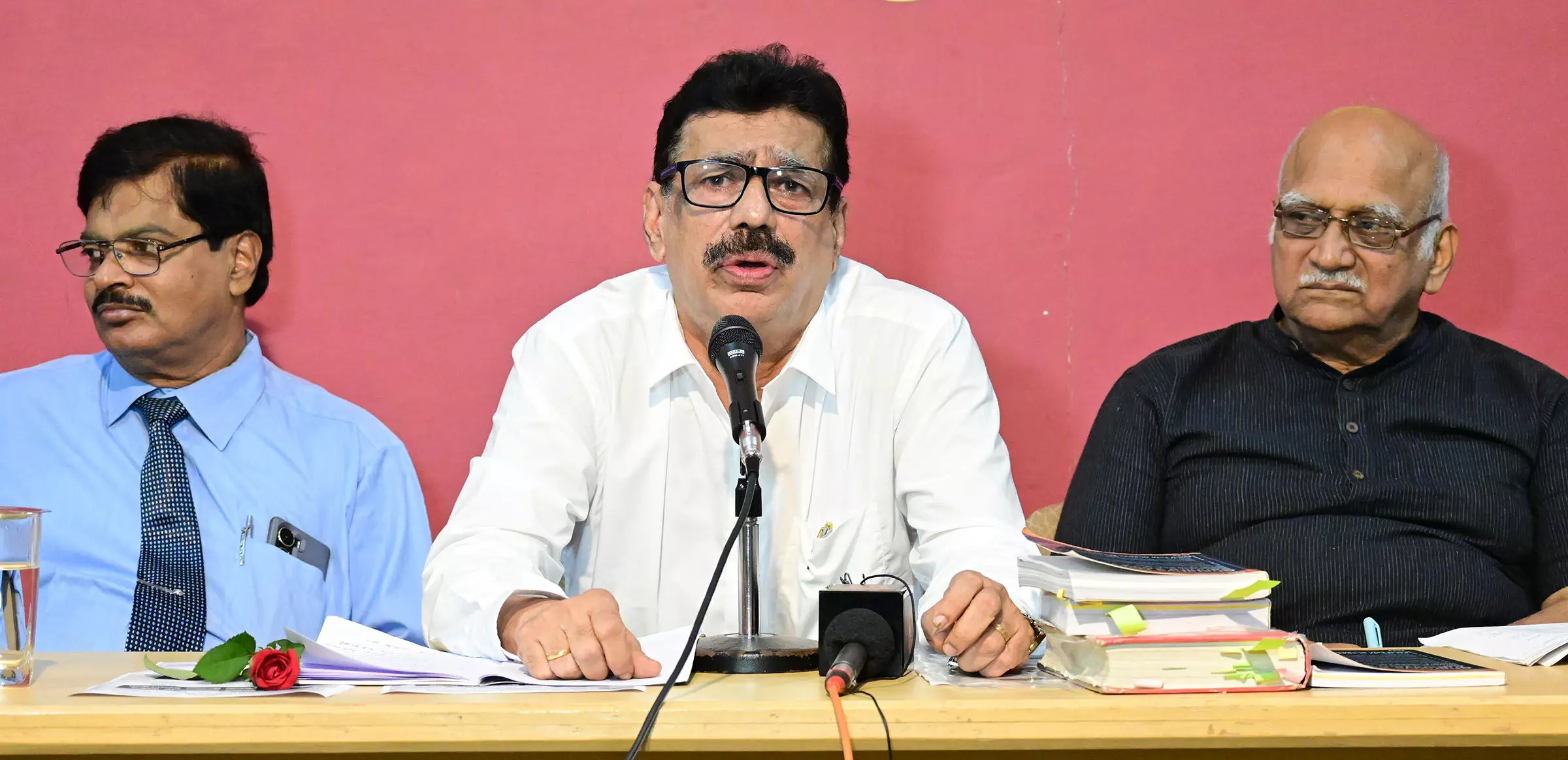 ಹೊಸ ಕ್ರಿಮಿನಲ್ ಕಾನೂನುಗಳಿಂದ ದೇಶದಲ್ಲಿ ಅರಾಜಕತೆ ಸೃಷ್ಠಿ: ಹಿರಿಯ ನ್ಯಾಯವಾದಿ ಶಾಂತಾರಾಮ್ ಶೆಟ್ಟಿ ಹೊಸ ಕ್ರಿಮಿನಲ್ ಕಾನೂನುಗಳಿಂದ ದೇಶದಲ್ಲಿ ಅರಾಜಕತೆ ಸೃಷ್ಠಿ: ಹಿರಿಯ ನ್ಯಾಯವಾದಿ ಶಾಂತಾರಾಮ್ ಶೆಟ್ಟಿ