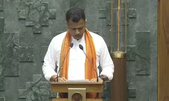 ತುಳುನಾಡಿನ ದೈವ ದೇವರ ಹೆಸರಿನಲ್ಲಿ ಪ್ರಮಾಣ ವಚನ ಸ್ವೀಕರಿಸಿದ ಸಂಸದ ಬ್ರಿಜೇಶ್ ಚೌಟ