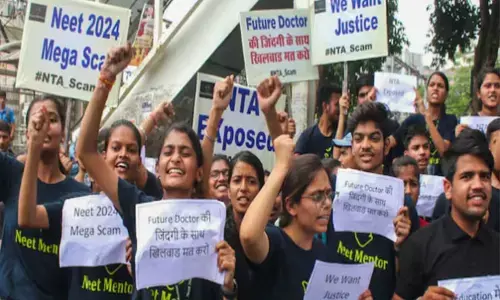 ನೀಟ್-ಯುಜಿ ವಿವಾದ | ಸಂಸತ್ತಿಗೆ ಪ್ರತಿಭಟನಾ ಜಾಥಾ ; 20ಕ್ಕೂ ಅಧಿಕ ವಿದ್ಯಾರ್ಥಿಗಳು ಪೋಲಿಸ್ ವಶಕ್ಕೆ