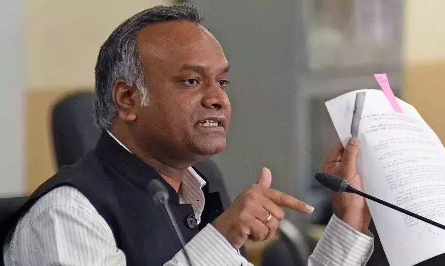 ರಾಜ್ಯಕ್ಕೆ ಬರುವ ಹೂಡಿಕೆದಾರರ ಮೇಲೆ ಪ್ರಧಾನಿ ಮೋದಿ ಒತ್ತಡ : ಸಚಿವ ಪ್ರಿಯಾಂಕ್ ಖರ್ಗೆ ರಾಜ್ಯಕ್ಕೆ ಬರುವ ಹೂಡಿಕೆದಾರರ ಮೇಲೆ ಪ್ರಧಾನಿ ಮೋದಿ ಒತ್ತಡ : ಸಚಿವ ಪ್ರಿಯಾಂಕ್ ಖರ್ಗೆ