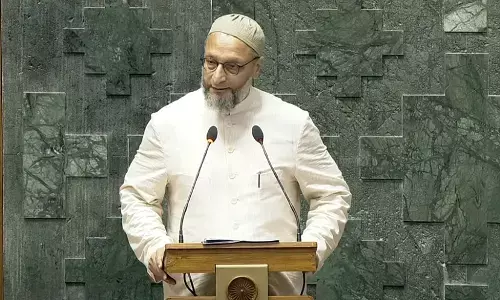 ಲೋಕಸಭೆ | ಸಂಸದರಾಗಿ ಪ್ರಮಾಣ ವಚನ ಸ್ವೀಕರಿಸುವ ವೇಳೆ ʼಜೈ ಫೆಲೆಸ್ತೀನ್ʼ ಎಂದ ಅಸದುದ್ದೀನ್ ಉವೈಸಿ