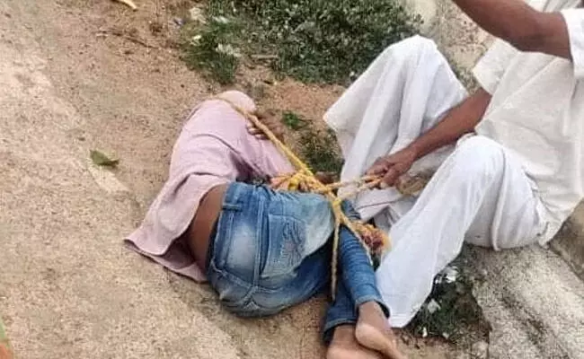 ತೆಲಂಗಾಣ | ದಾಳಿಂಬೆ ಕಿತ್ತ ಆರೋಪದಲ್ಲಿ ದಲಿತ ಬಾಲಕನಿಗೆ ಕಟ್ಟಿ ಹಾಕಿ ಥಳಿತ