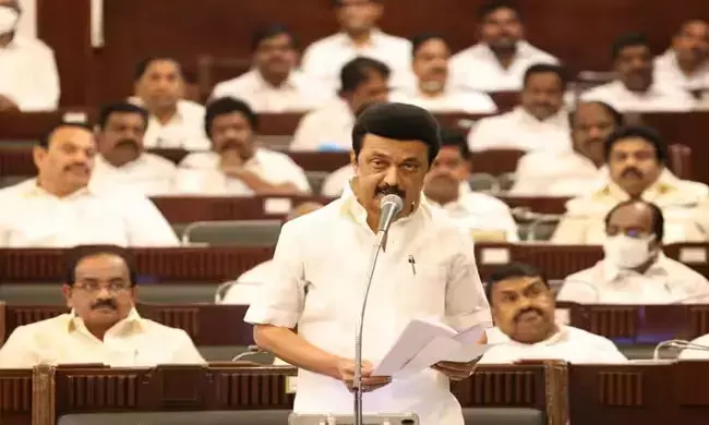 ರಾಷ್ಟ್ರವ್ಯಾಪಿ ಜಾತಿ ಜನಗಣತಿ ನಡೆಸಬೇಕು ಎಂದು ಕೇಂದ್ರವನ್ನು ಆಗ್ರಹಿಸುವ ಗೊತ್ತುವಳಿಯನ್ನು ಸರ್ವಾನುಮತದಿಂದ ಅಂಗೀಕರಿಸಿದ ತಮಿಳುನಾಡು ವಿಧಾನಸಭೆ