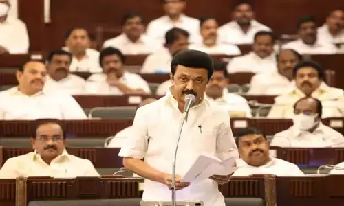 ರಾಷ್ಟ್ರವ್ಯಾಪಿ ಜಾತಿ ಜನಗಣತಿ ನಡೆಸಬೇಕು ಎಂದು ಕೇಂದ್ರವನ್ನು ಆಗ್ರಹಿಸುವ ಗೊತ್ತುವಳಿಯನ್ನು ಸರ್ವಾನುಮತದಿಂದ ಅಂಗೀಕರಿಸಿದ ತಮಿಳುನಾಡು ವಿಧಾನಸಭೆ