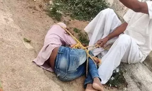 ತೆಲಂಗಾಣ | ದಾಳಿಂಬೆ ಕಿತ್ತ ಆರೋಪದಲ್ಲಿ ದಲಿತ ಬಾಲಕನಿಗೆ ಕಟ್ಟಿ ಹಾಕಿ ಥಳಿತ