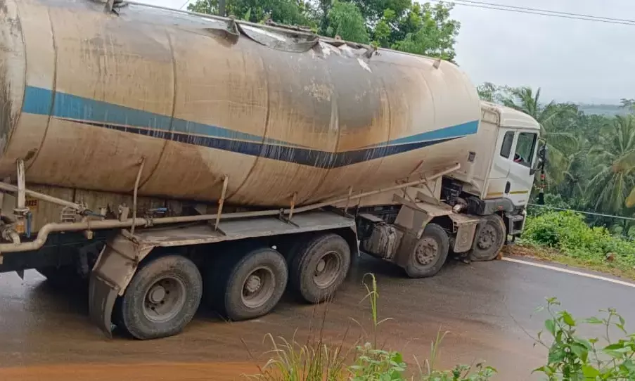 ಬಂಟ್ವಾಳ: ಗೂಗಲ್ ಮ್ಯಾಪ್ ಬಳಸಿದ್ದಕ್ಕೆ ತಿರುವಿನಲ್ಲಿ ಸಿಲುಕಿಕೊಂಡ ಬೃಹತ್‌ ಲಾರಿ !