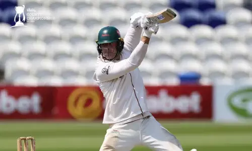 ಒಂದೇ ಓವರ್ ನಲ್ಲಿ 43 ರನ್ ಗಳಿಸಿ ವಿಶ್ವದಾಖಲೆ ಬರೆದ ಲೂಯಿಸ್ ಕಿಂಬೆರ್