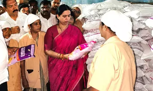 ಕಳಪೆ ಆಹಾರ ಪೂರೈಕೆಯಾದರೆ ಉಪ ನಿರ್ದೇಶಕರ ಮೇಲೆ ಕಠಿಣ ಕ್ರಮ : ಸಚಿವೆ ಲಕ್ಷ್ಮಿ ಹೆಬ್ಬಾಳ್ಕರ್ ಎಚ್ಚರಿಕೆ