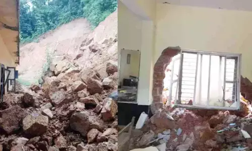 ಕೊಡಗು | ನಿರಂತರ ಮಳೆಗೆ ಶಾಲೆ ಹಿಂಬದಿಯ ಗುಡ್ಡ ಕುಸಿತ : ರಜೆಯಿಂದಾಗಿ ತಪ್ಪಿದ ಭಾರೀ ಅನಾಹುತ