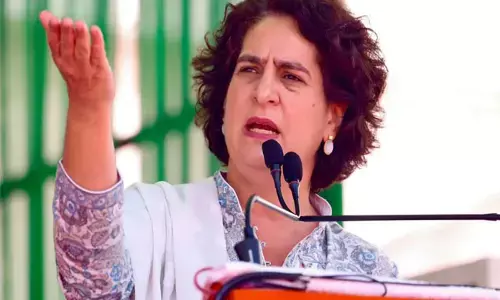 ಸಂಸತ್ತಿನಲ್ಲಿ ಜೈ ಸಂವಿಧಾನ ಎಂದು ಕೂಗಬಾರದೇ? : ಕಾಂಗ್ರೆಸ್ ನಾಯಕಿ ಪ್ರಿಯಾಂಕಾ ಗಾಂಧಿ ಪ್ರಶ್ನೆ