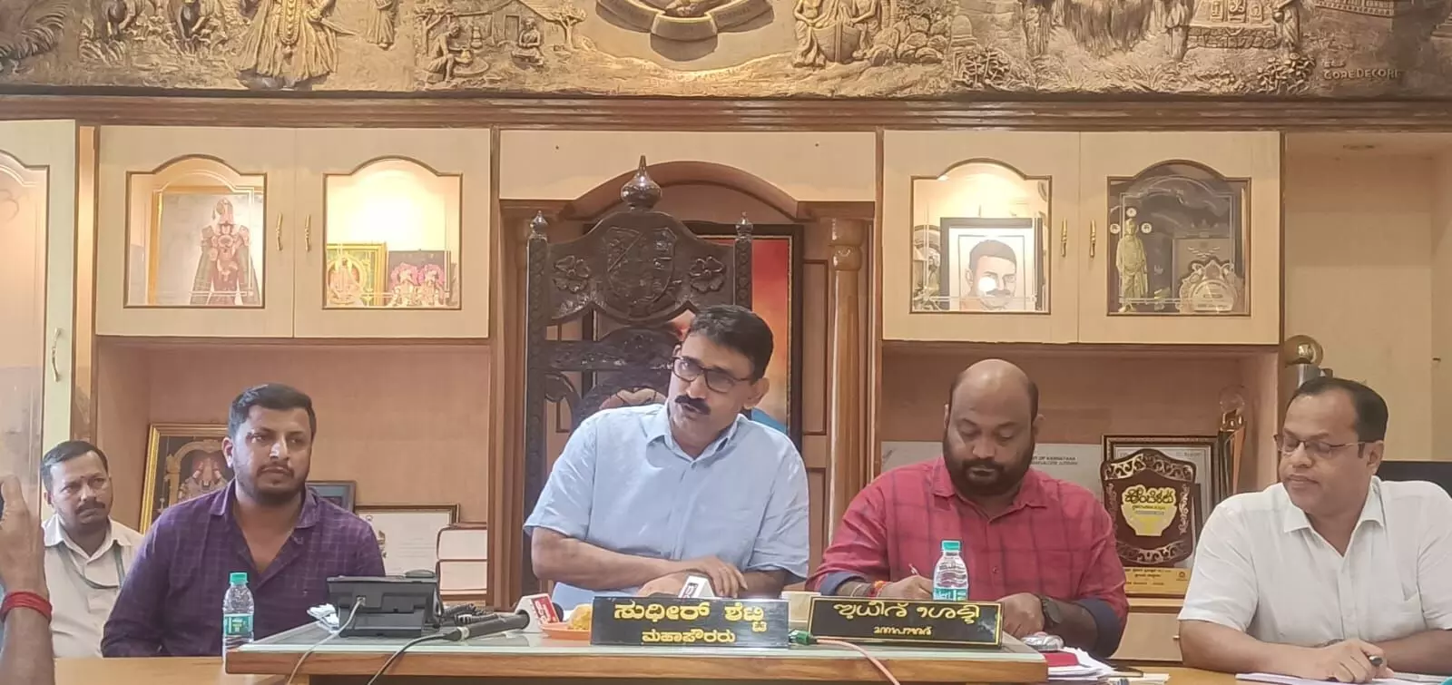 ನೇತ್ರಾವತಿ ರಿವರ್ ಫ್ರಂಟ್ ಯೋಜನೆಯ ತಡೆಗೋಡೆ ಕುಸಿತ ಪ್ರಕರಣ: ಫೋನ್ ಇನ್ ನಲ್ಲಿ ಮೇಯರ್ ಗೆ ತರಾಟೆ ನೇತ್ರಾವತಿ ರಿವರ್ ಫ್ರಂಟ್ ಯೋಜನೆಯ ತಡೆಗೋಡೆ ಕುಸಿತ ಪ್ರಕರಣ: ಫೋನ್ ಇನ್ ನಲ್ಲಿ ಮೇಯರ್ ಗೆ ತರಾಟೆ