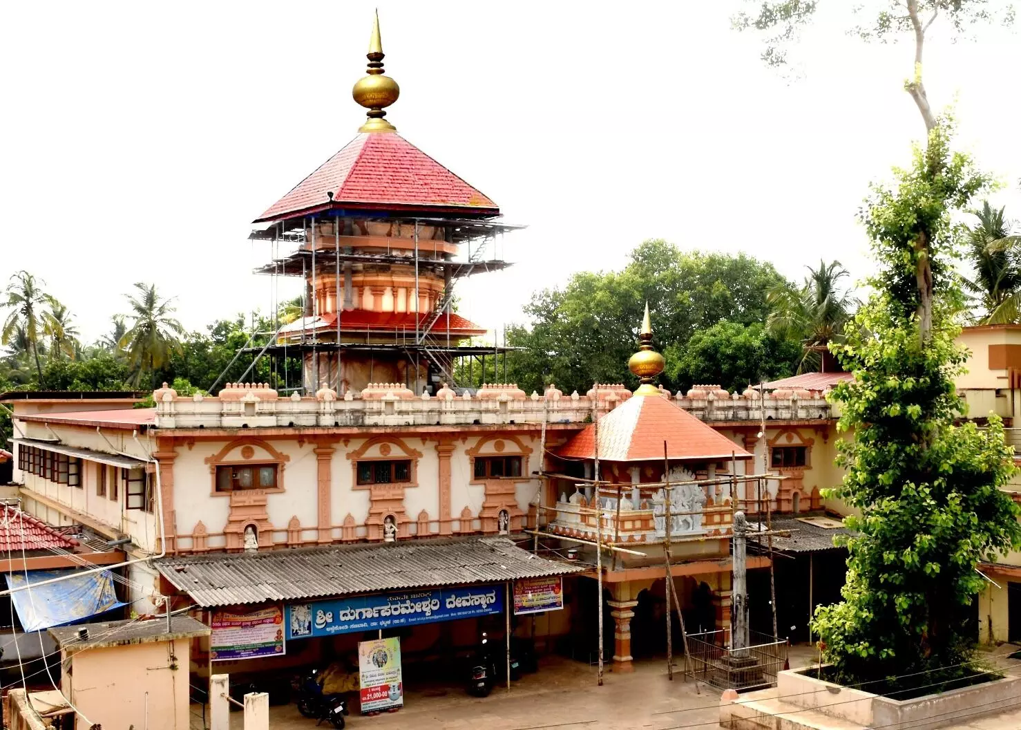 ಭಟ್ಕಳ: ಜೂ.29ರಿಂದ ಶ್ರೀ ದುಗಾಪರಮೇಶ್ವರಿ ಪುನರ್ ಪ್ರತಿಷ್ಠಾ ಸುವರ್ಣ ಮಹೋತ್ಸವ ಭಟ್ಕಳ: ಜೂ.29ರಿಂದ ಶ್ರೀ ದುಗಾಪರಮೇಶ್ವರಿ ಪುನರ್ ಪ್ರತಿಷ್ಠಾ ಸುವರ್ಣ ಮಹೋತ್ಸವ