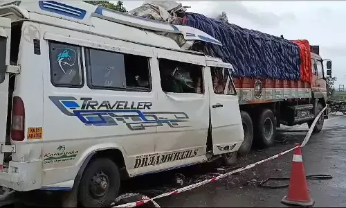 ಹಾವೇರಿಯಲ್ಲಿ ಭೀಕರ ರಸ್ತೆ ಅಪಘಾತ: ಭದ್ರಾವತಿ ಮೂಲದ 13 ಮಂದಿ ಮೃತ್ಯು