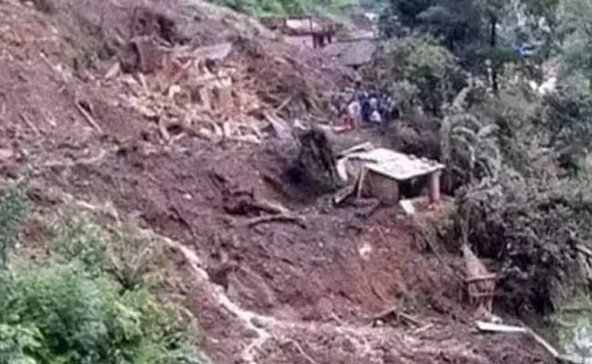 ನೇಪಾಳದಲ್ಲಿ ಭೂಕುಸಿತ | ಮೂವರು ಮಕ್ಕಳ ಸಹಿತ 9 ಮಂದಿ ಮೃತ್ಯು