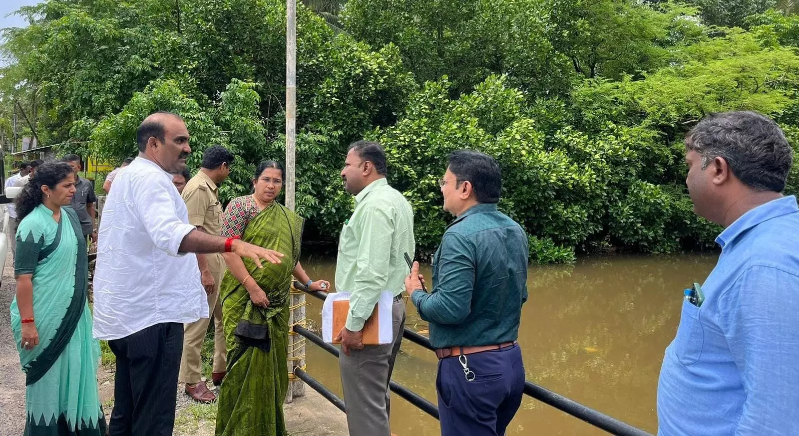 ಉಡುಪಿ: ಮುಳುಗಡೆಯಾಗುವ ಬಂಕೇರಕಟ್ಟ ಸೇತುವೆ ಪರಿಶೀಲನೆ ಉಡುಪಿ: ಮುಳುಗಡೆಯಾಗುವ ಬಂಕೇರಕಟ್ಟ ಸೇತುವೆ ಪರಿಶೀಲನೆ