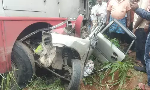 ಹಾಸನ | ಕೆಎಸ್ಸಾರ್ಟಿಸಿ ಬಸ್- ಕಾರು ಢಿಕ್ಕಿ : ಇಬ್ಬರು ಮೃತ್ಯು