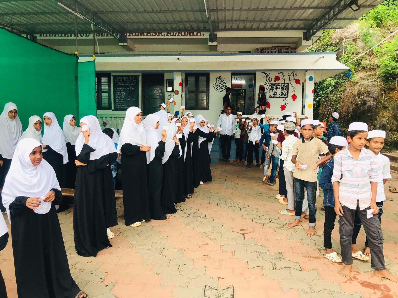 ಹರೇಕಳ ಆಲಡ್ಕ ಮದ್ರಸದಲ್ಲಿ ಮತದಾನ ಜಾಗೃತಿ: ವಿದ್ಯಾರ್ಥಿ ಸಂಘಕ್ಕೆ ಪ್ರಜಾಪ್ರಭುತ್ವ ಮಾದರಿ ಚುನಾವಣೆ