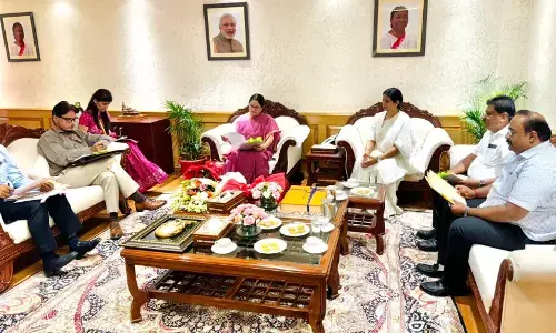 ಕೇಂದ್ರ ಸಚಿವರೊಂದಿಗೆ ರಾಜ್ಯ ಮಹಿಳಾ ಮತ್ತು ಮಕ್ಕಳ ಅಭಿವೃದ್ಧಿ ಸಚಿವೆ ಲಕ್ಷ್ಮೀ ಹೆಬ್ಬಾಳ್ಕರ್ ಚರ್ಚೆ