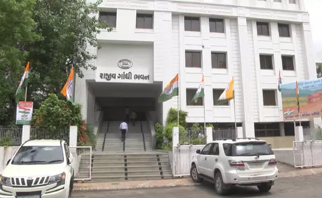 ಗುಜರಾತ್ ನಲ್ಲಿ ಬಜರಂಗದಳ ಕಾರ್ಯಕರ್ತರಿಂದ ರಾಹುಲ್ ವಿರುದ್ಧ ಪ್ರತಿಭಟನೆ ಗುಜರಾತ್ ನಲ್ಲಿ ಬಜರಂಗದಳ ಕಾರ್ಯಕರ್ತರಿಂದ ರಾಹುಲ್ ವಿರುದ್ಧ ಪ್ರತಿಭಟನೆ